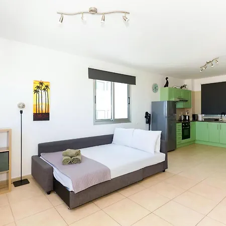 Sea View Apt*spacious Balcony*200m To The Paralimni